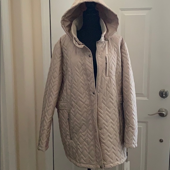 Calvin Klein Woman’s All Weather Quilted Coat - Picture 8 of 16